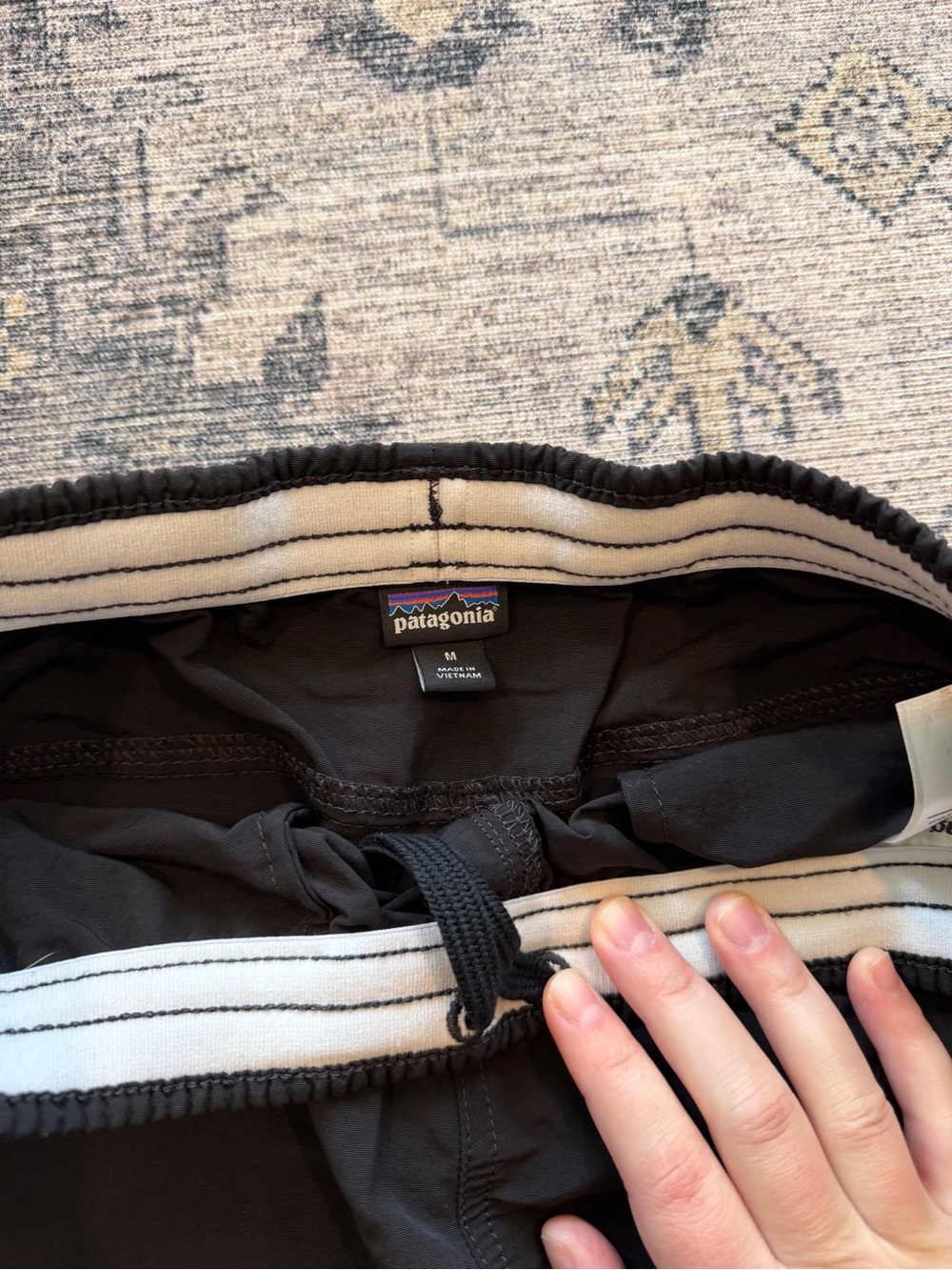 Patagonia women’s baggies shorts size medium - Picture 4 of 8